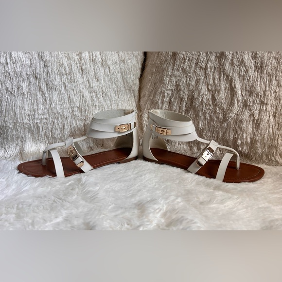 BAMBOO White and Gold Greek Sandals Size:7 - Picture 5 of 16